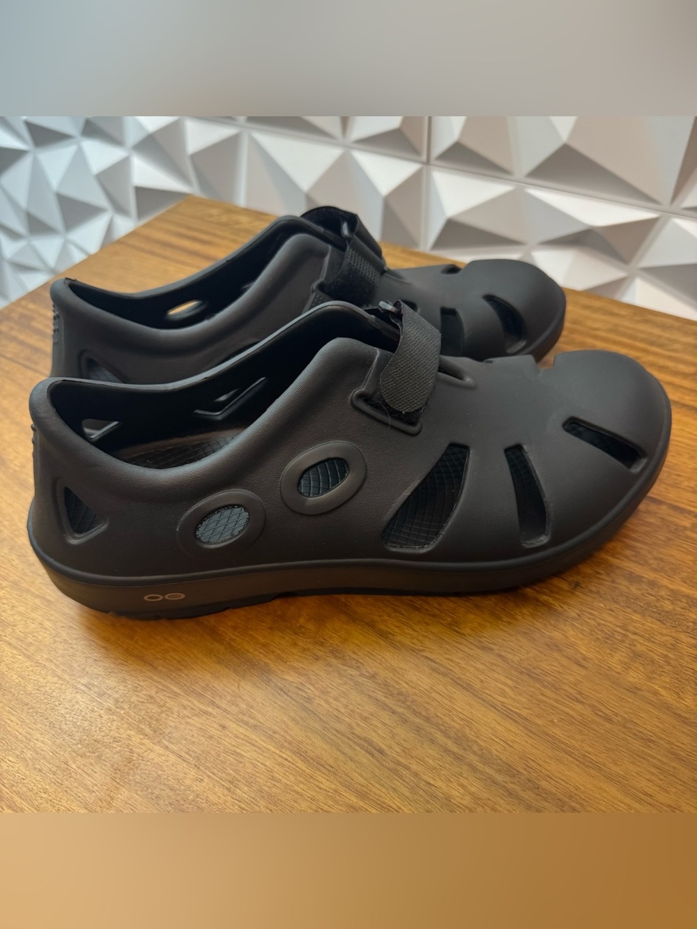 OOFOS OOcandoo Sandals men's size 13